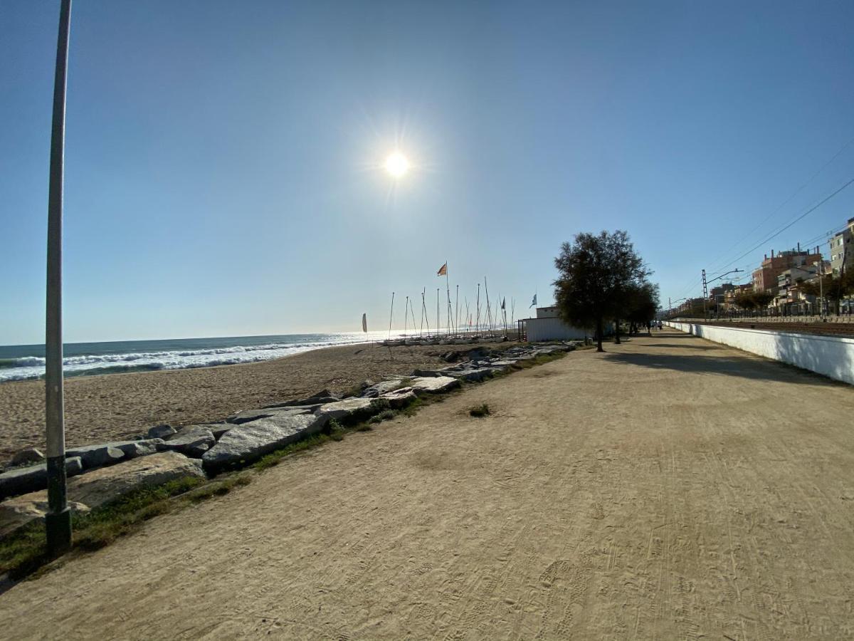 Casa En Masnou Junto A Playa Y Tren Villa Buitenkant foto